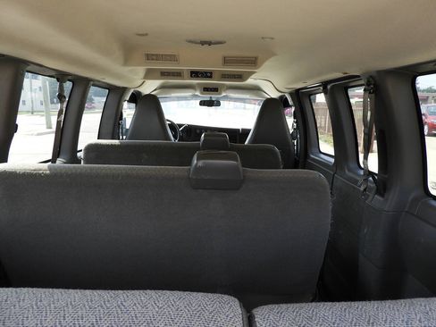 Used 2016 Chevrolet Express 2500 LT w/ LT Preferred Equipment Group RWD image 18