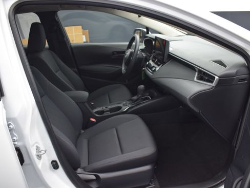 Used 2024 Toyota Corolla LE FWD image 10