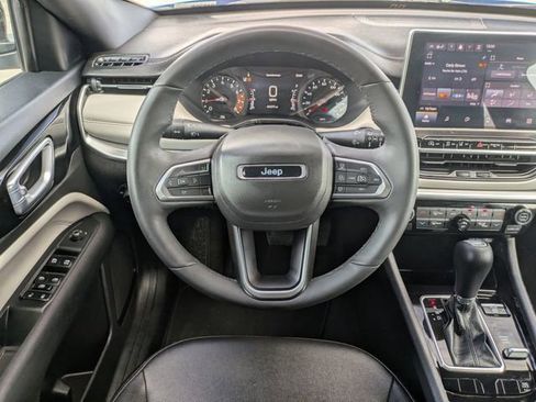 Used 2025 Jeep Compass Limited AWD/4WD image 28