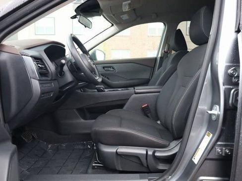 Used 2023 Nissan Rogue S image 13