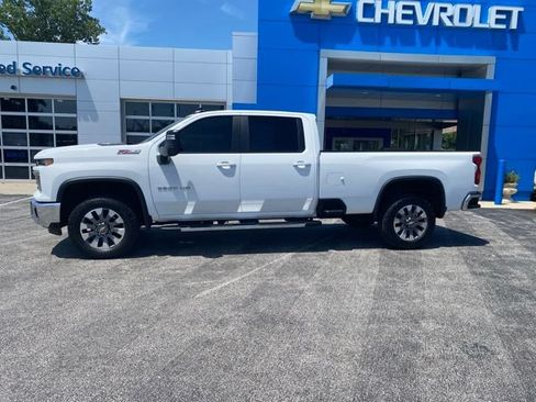 Used 2025 Chevrolet Silverado 3500 LT w/ Convenience Package AWD/4WD image 2