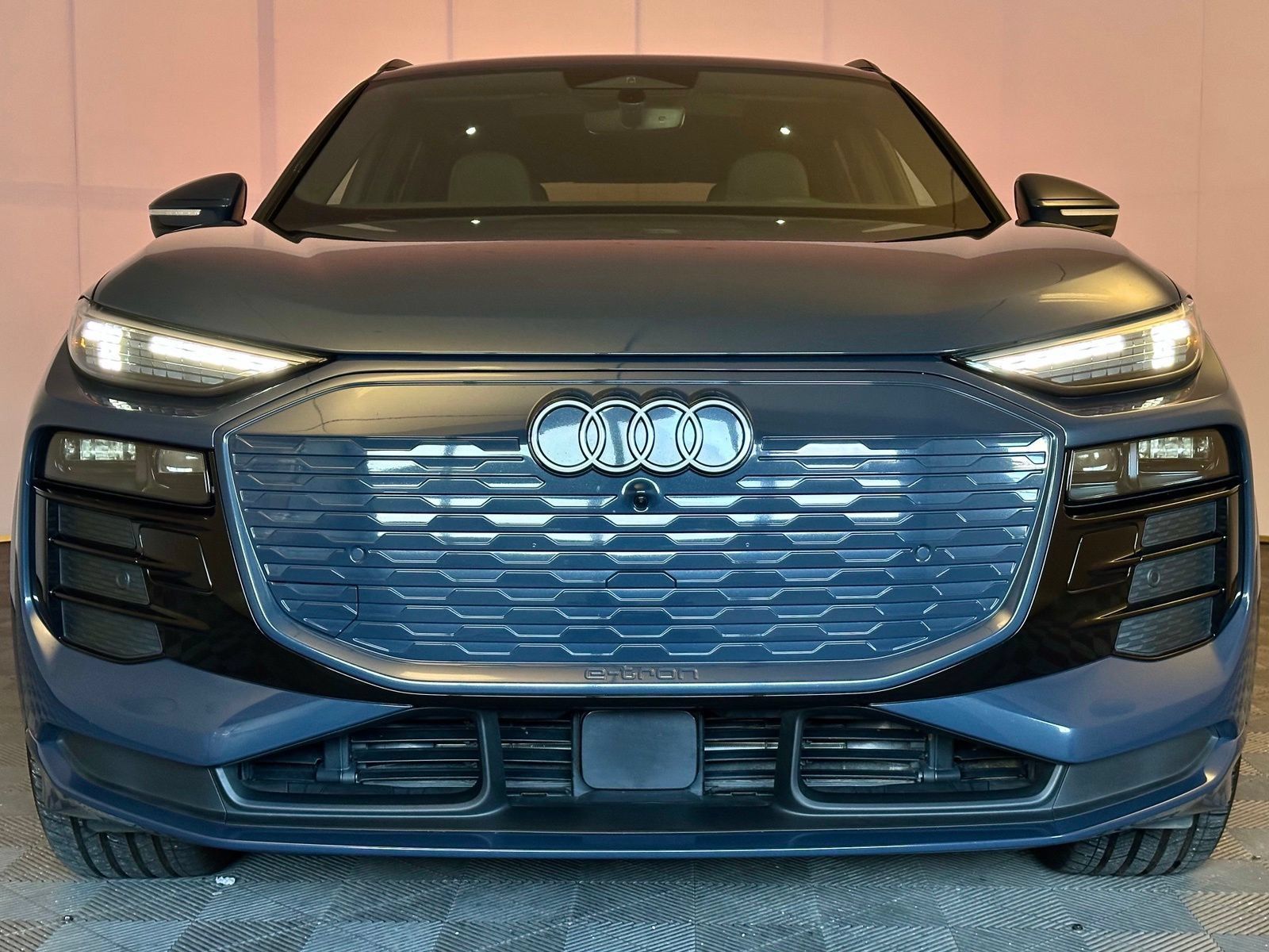 Used 2025 Audi Q6 e-tron Premium Plus w/ Premium Plus AWD/4WD image 24