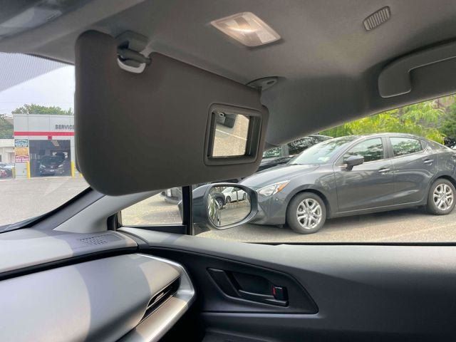 Certified 2025 Toyota Prius FWD image 34