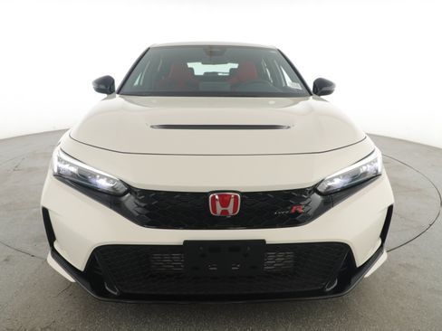 Used 2024 Honda Civic Type R image 2