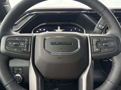New 2026 GMC Sierra 2500 Denali Ultimate w/ LPO, Black Badging Package AWD/4WD image 23