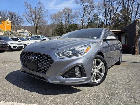 Used 2019 Hyundai Sonata Limited w/ Ultimate Package 04 image 2