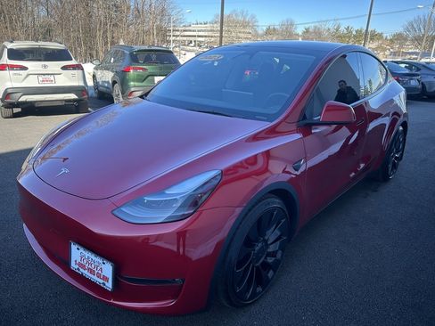 Used 2023 Tesla Model Y Performance image 2