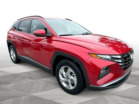 Used 2023 Hyundai Tucson SEL FWD image 2