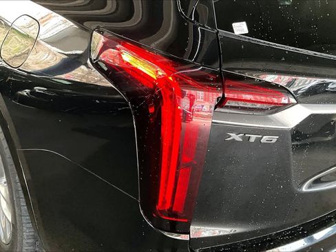 Used 2021 Cadillac XT6 Premium Luxury image 28