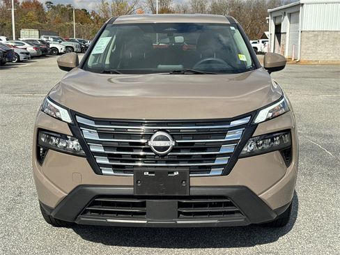 Used 2024 Nissan Rogue SV image 8