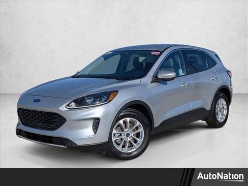 Used 2020 Ford Escape SE image 1