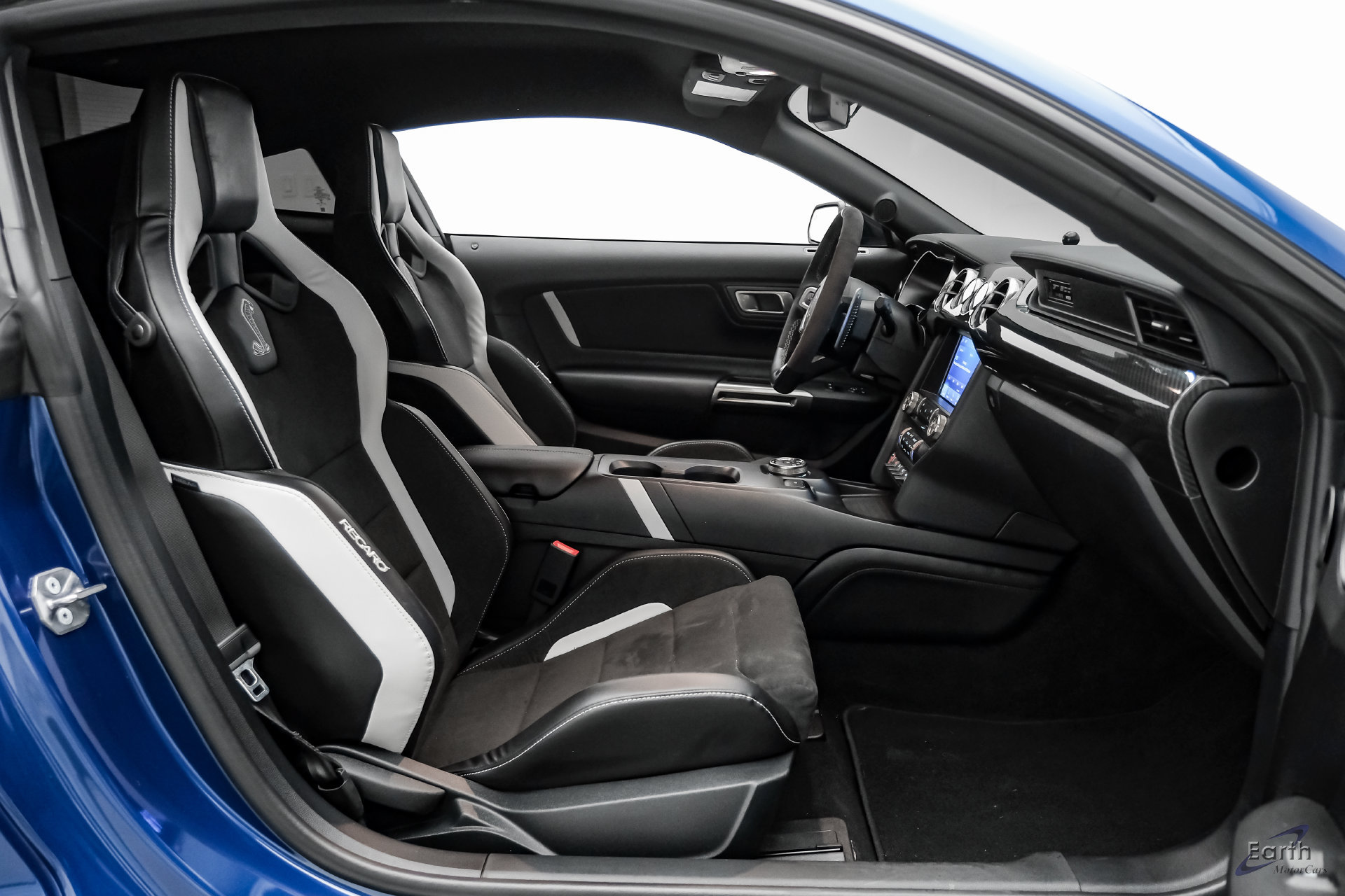 Used 2022 Ford Mustang Shelby GT500 w/ Carbon Fiber Track Pack RWD image 61