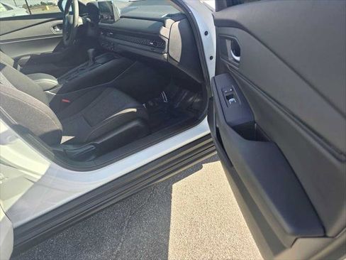Used 2024 Honda Accord EX image 10