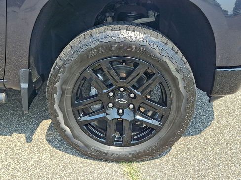 Used 2023 Chevrolet Silverado 1500 Custom Trail Boss AWD/4WD image 8