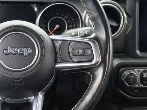 Used 2021 Jeep Gladiator Overland image 29