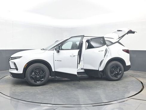 New 2026 Chevrolet Blazer LT w/ Convenience Package AWD/4WD image 51