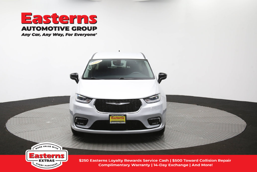 Used 2024 Chrysler Pacifica Touring-L FWD image 52