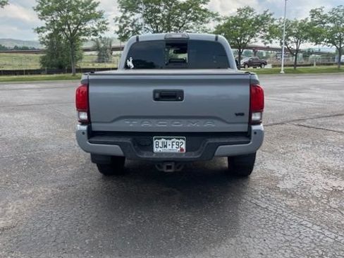 Used 2019 Toyota Tacoma TRD Off-Road AWD/4WD image 7