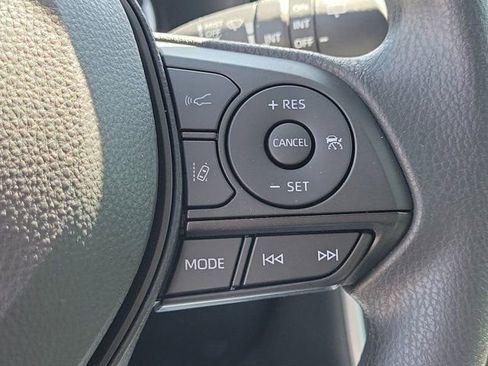 Used 2025 Toyota RAV4 XLE image 31