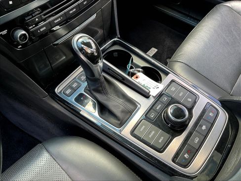 Used 2016 Hyundai Equus Signature RWD image 18