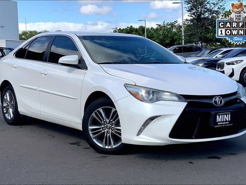 Used 2015 Toyota Camry SE FWD image 1