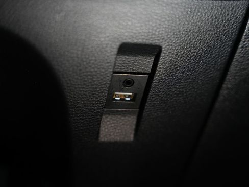 Used 2020 Toyota Corolla LE image 44