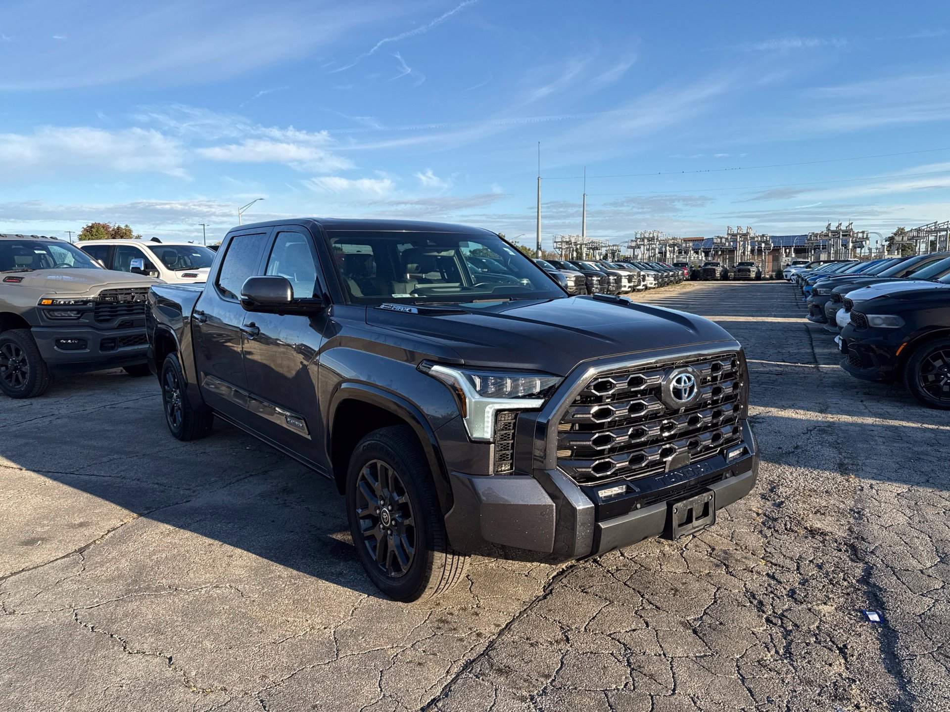 Used 2023 Toyota Tundra Platinum w/ Advanced Package AWD/4WD image 4