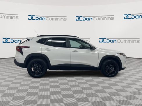 New 2026 Chevrolet Trax LT w/ Driver Confidence Package FWD image 9