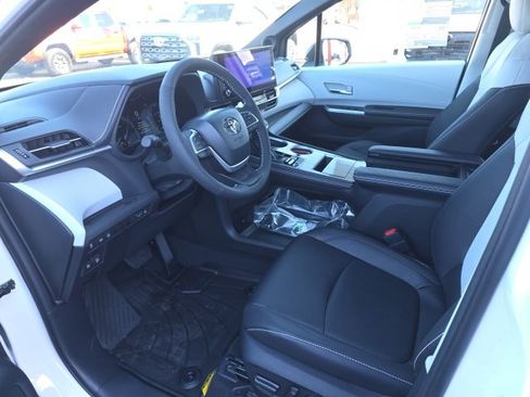 New 2026 Toyota Sienna XSE image 8