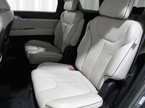 Used 2023 Hyundai Palisade Calligraphy image 20