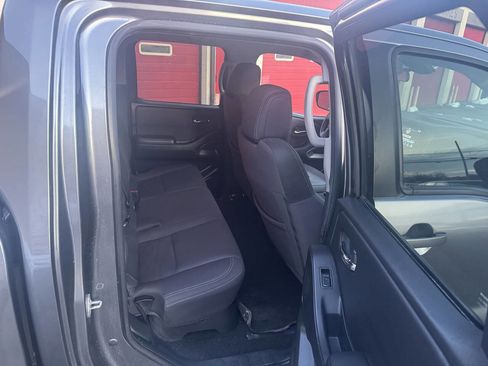 Used 2022 Nissan Frontier SV image 18