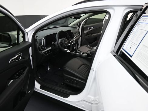 Used 2024 Kia Sportage SX image 12