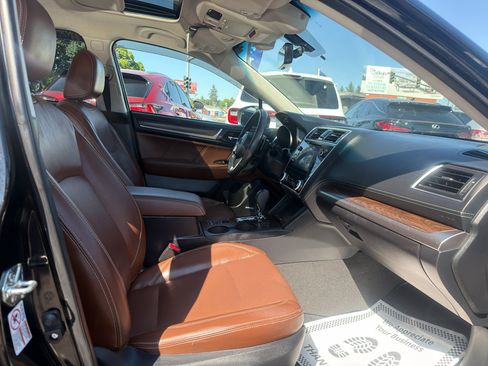 Used 2018 Subaru Outback 3.6R Touring AWD/4WD image 19