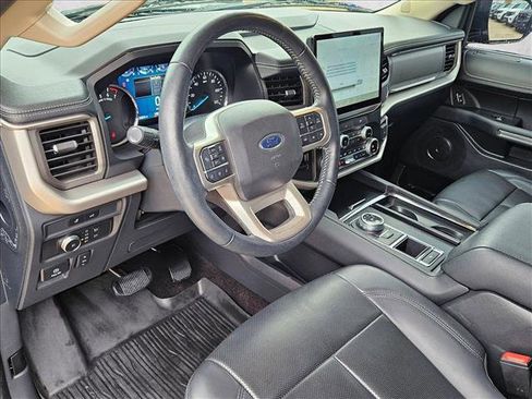 Used 2022 Ford Expedition Max XLT image 10