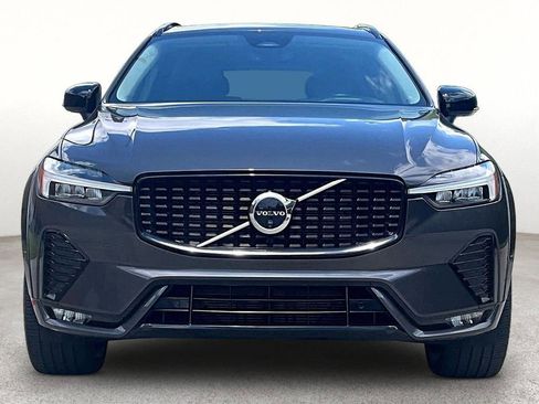 Used 2023 Volvo XC60 B5 Ultimate FWD image 4