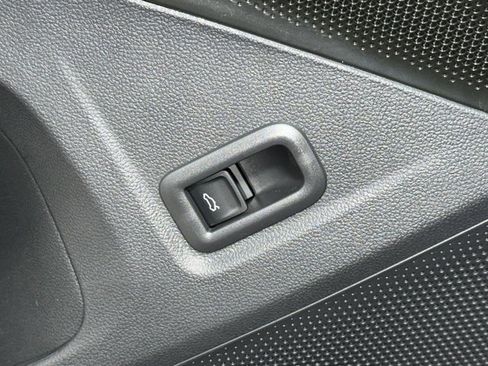 New 2026 Volkswagen Tiguan SE image 23