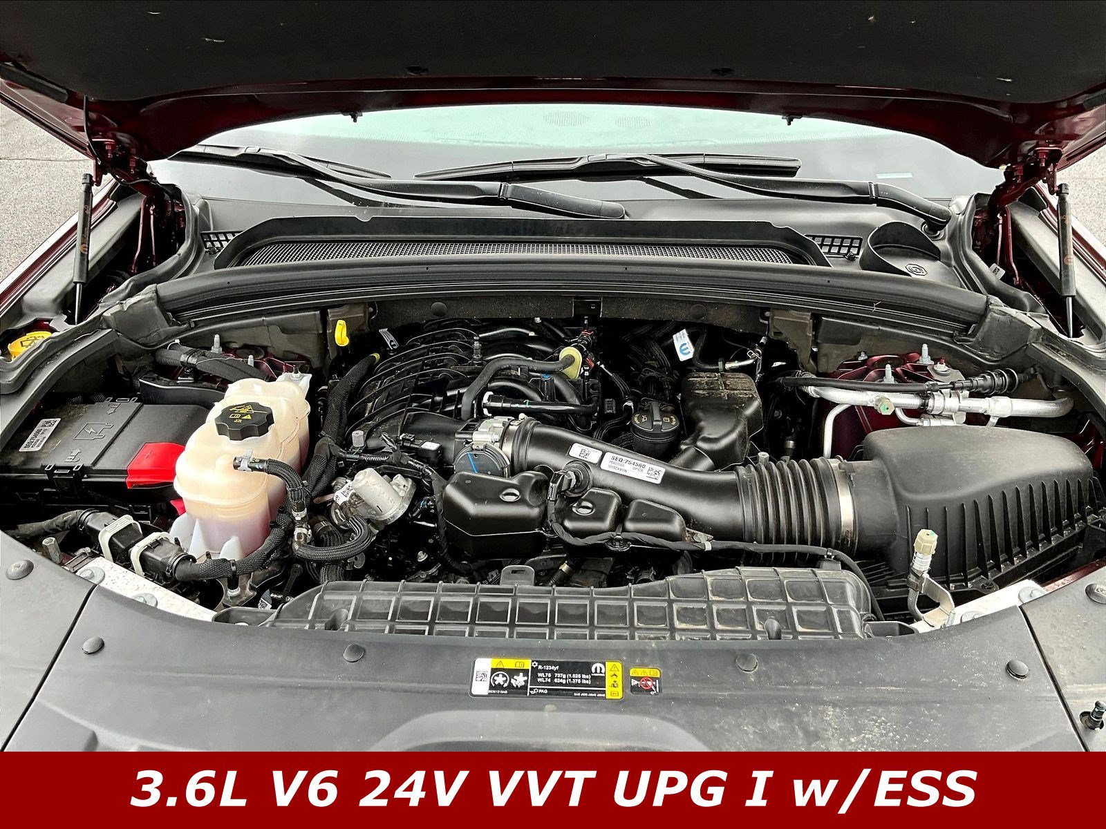 Used 2023 Jeep Grand Cherokee Limited AWD/4WD image 29