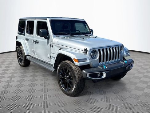 Used 2023 Jeep Wrangler Unlimited Sahara w/ Cold Weather Group AWD/4WD image 4