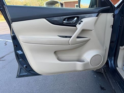 Used 2015 Nissan Rogue SL w/ SL Premium Package image 10