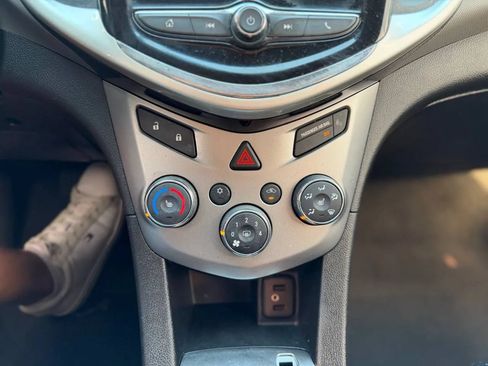 Used 2018 Chevrolet Sonic Premier FWD image 43