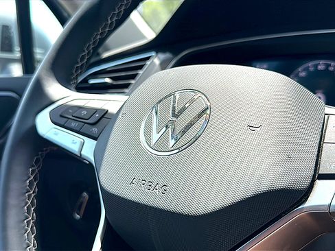 Used 2023 Volkswagen Tiguan SE FWD image 29