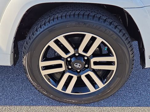 Used 2018 Toyota 4Runner Limited image 7