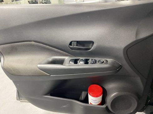 Used 2018 Nissan Kicks S FWD image 8