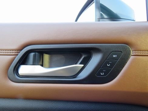 Used 2022 Nissan Pathfinder Platinum w/ Cargo Package image 39