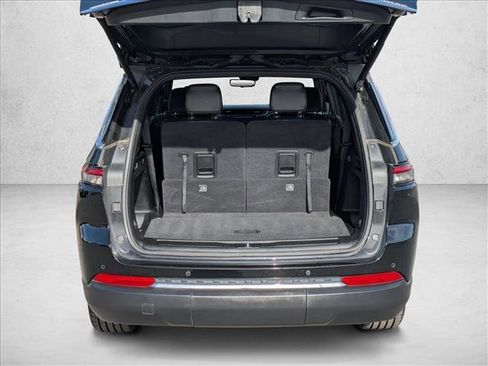 Used 2024 Jeep Grand Cherokee L Limited w/ Luxury Tech Group II image 6