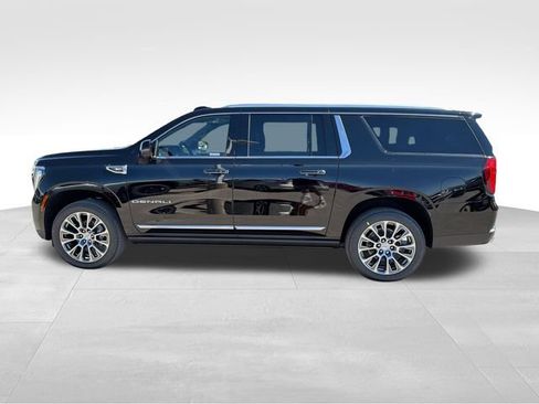 New 2026 GMC Yukon XL Denali w/ Denali Reserve Package AWD/4WD image 4