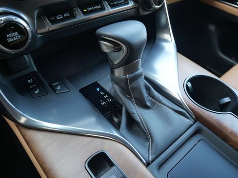 Certified 2025 Lexus LX 600 4WD w/ Luxury Package image 21