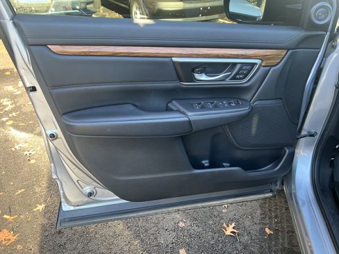 Used 2020 Honda CR-V Touring image 14