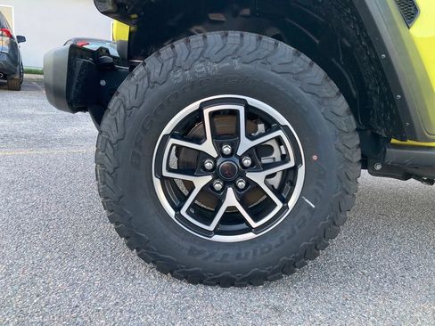 New 2024 Jeep Wrangler Unlimited Rubicon w/ Convenience Group image 27