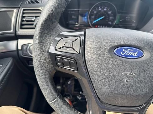 Used 2019 Ford Explorer XLT w/ Equipment Group 202A FWD image 18